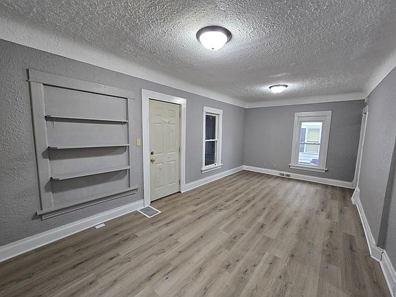 3rd image of 642 Dawson St