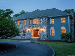 33 Pheasant Hill Rd, Weston, CT 06883
