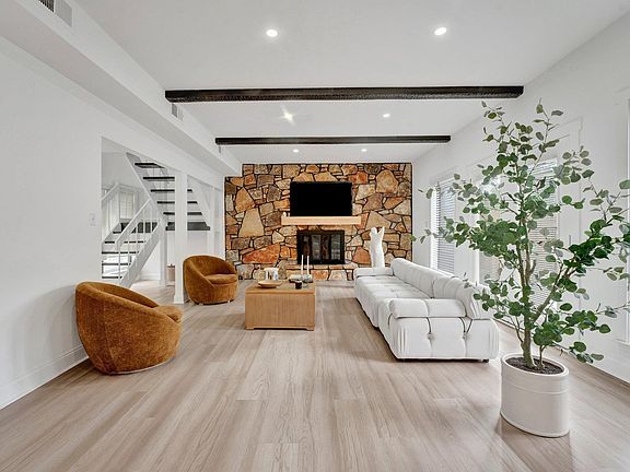 3rd image of 8396 Brownstone Ln #4