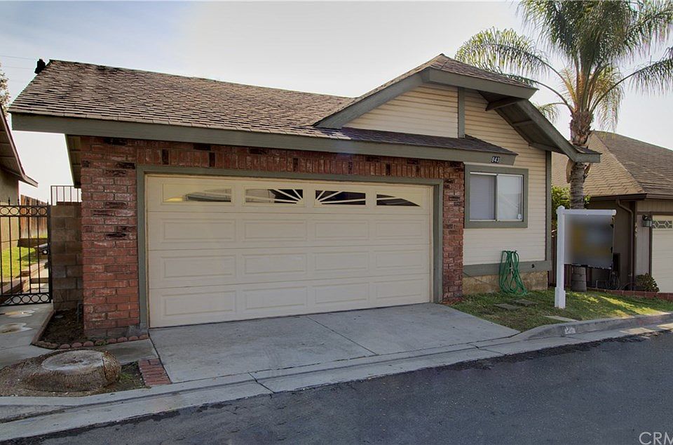 1st image of 843 S Loretta St