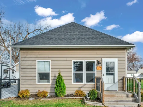 206 W Station St, Baxter, IA 50028