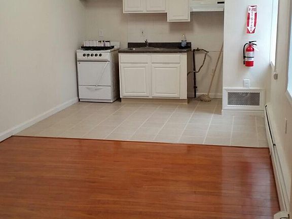 2nd image of 900 Bergenline Ave #11