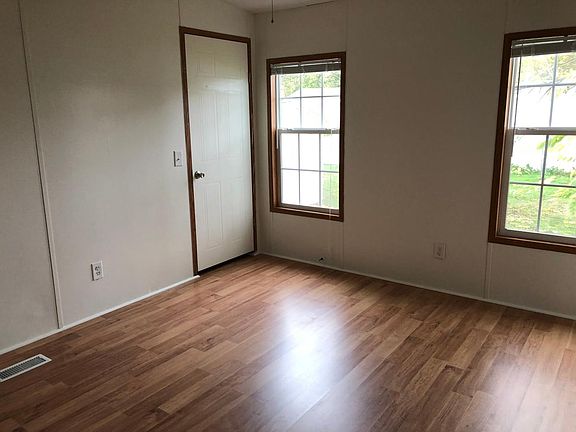 5th image of 517 Desisti Ln
