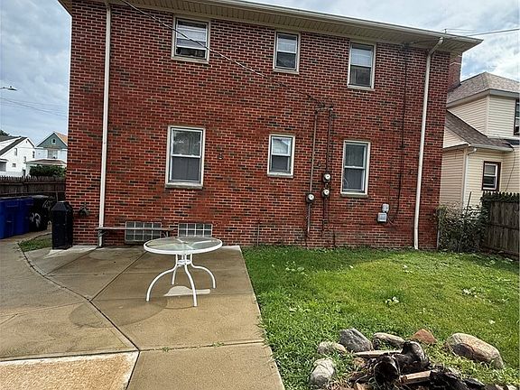 5th image of 16727 Grovewood Ave