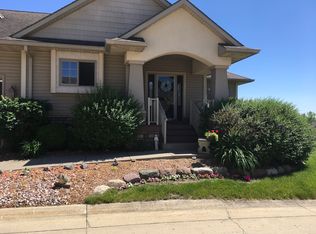 5210 Stone Creek Dr, Pleasant Hill, IA 50327