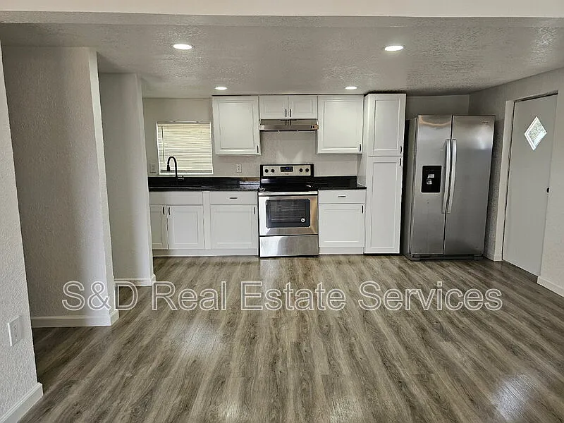 226 Waverly Loop