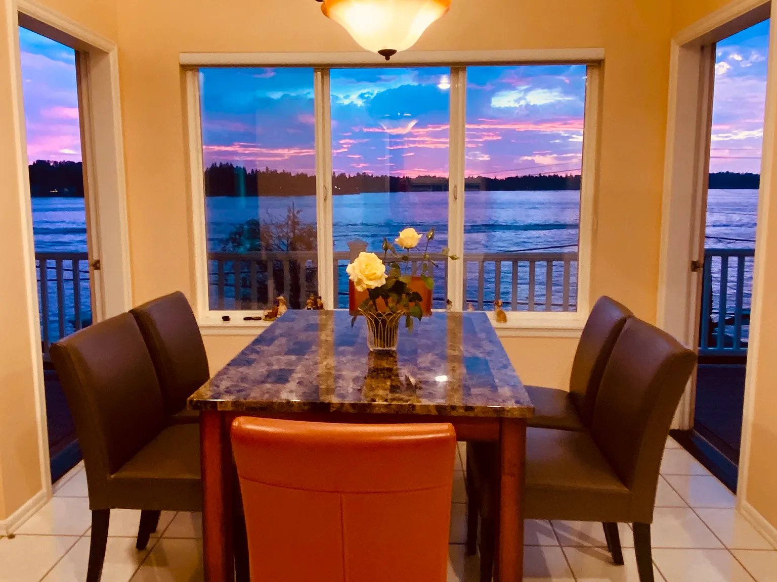 5 bed, 3930 sqft, $6,000 — Photo 2