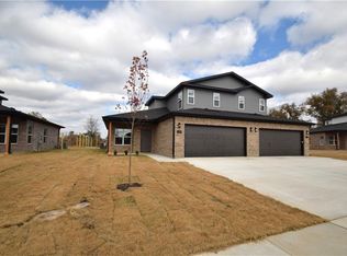 540 Cosmos St, Centerton, AR 72719