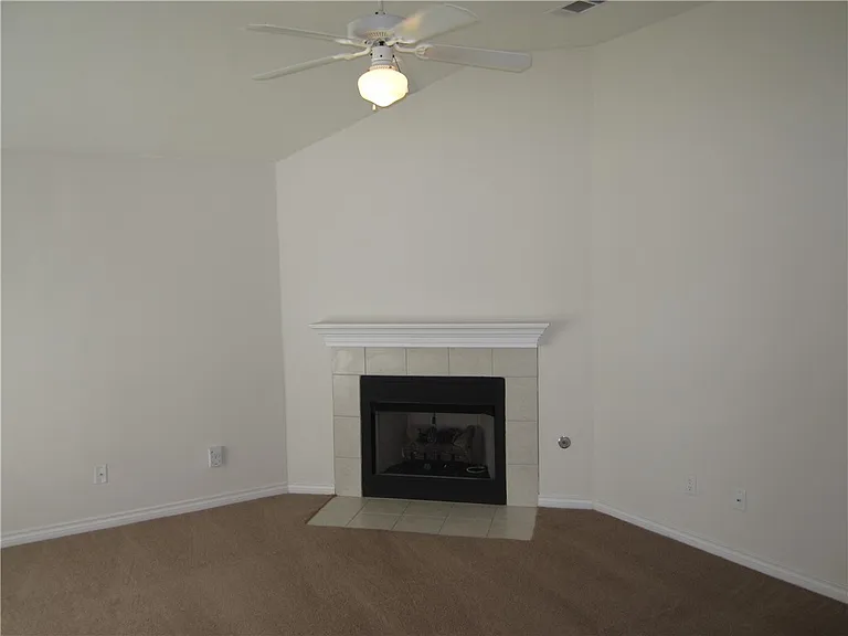 306 Fairway Dr — Photo 4