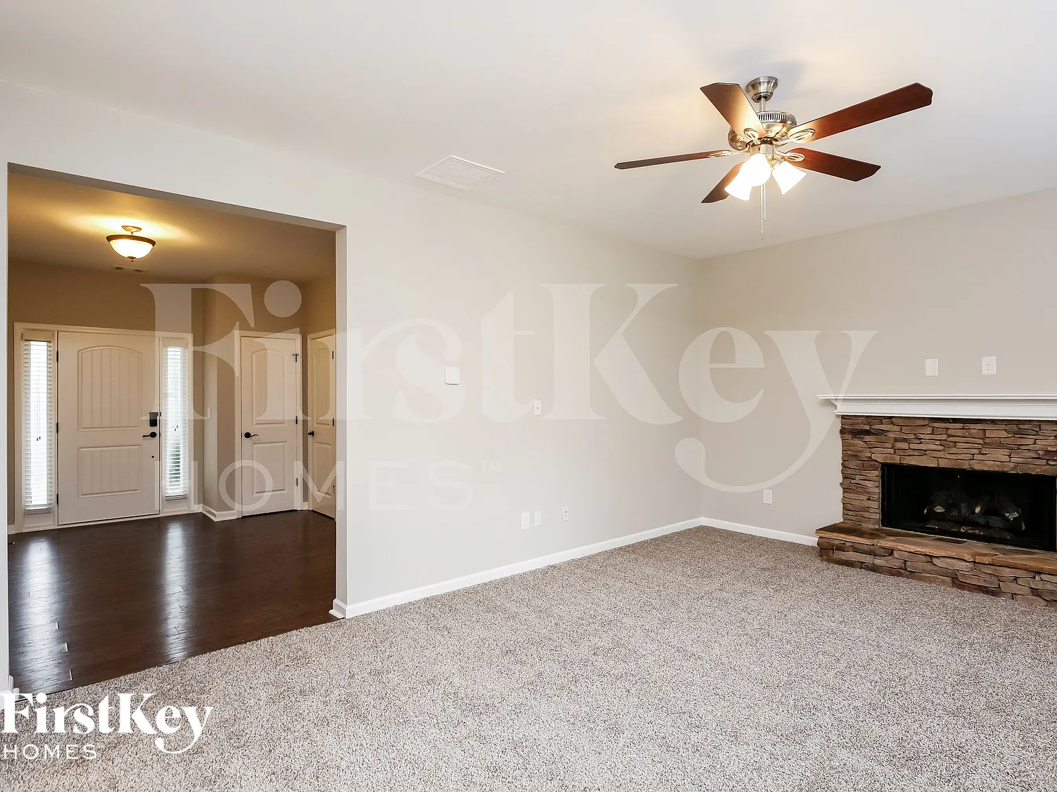 4 bed, 2.5 bath, 1987 sqft, $2,540 — Photo 2
