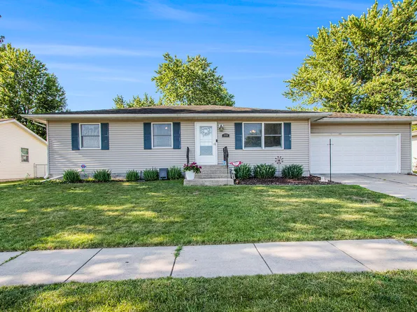 1660 Cardinal Ln, Lowell, IN 46356