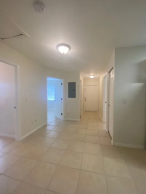 3 bed, 1100 sqft, $2,000 — Photo 2