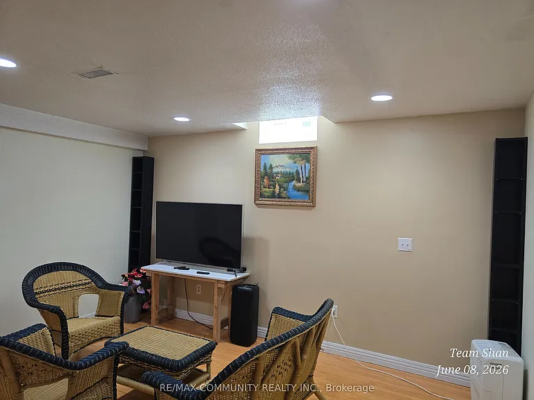 57 Valley Centre Dr — Photo 5