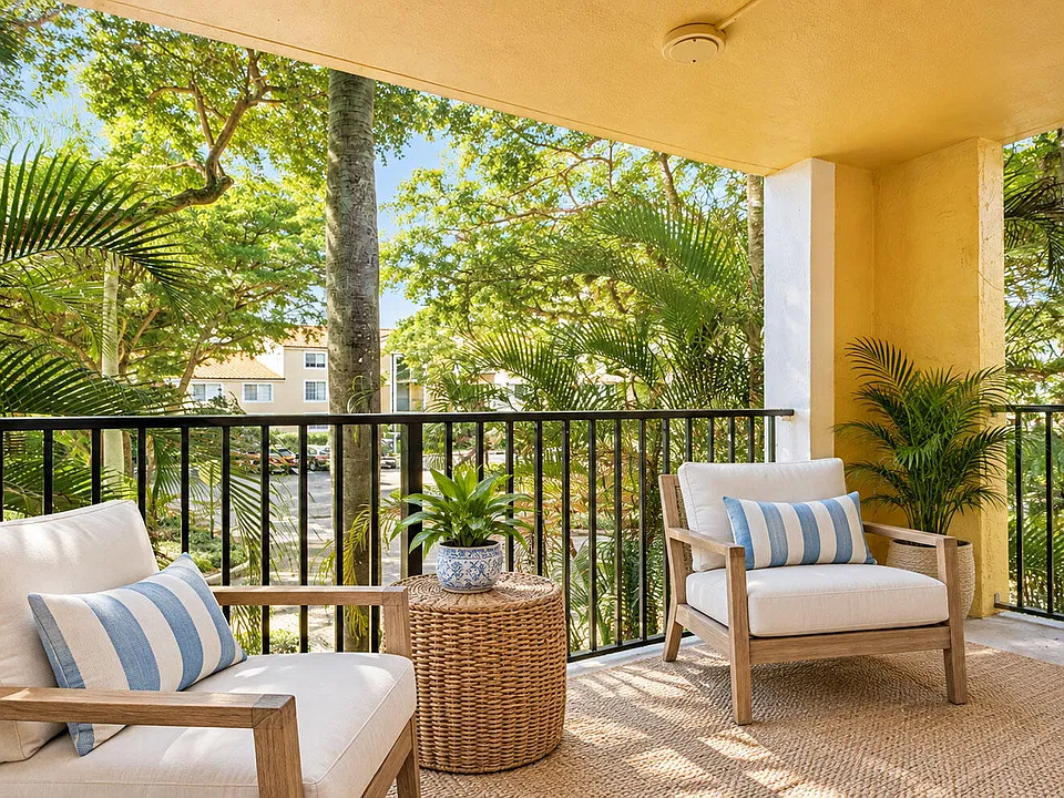 160 Yacht Club Way #206