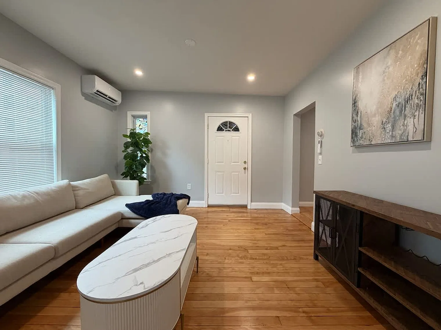 1 bed, 1.0 bath, $1,574 — Photo 2