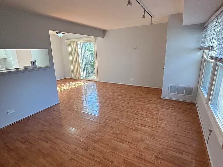 1184 E Candlenut Ln #1184 — Photo 2