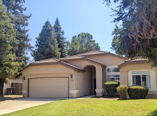 1435 E Dorothea Ave, Visalia, CA 93292
