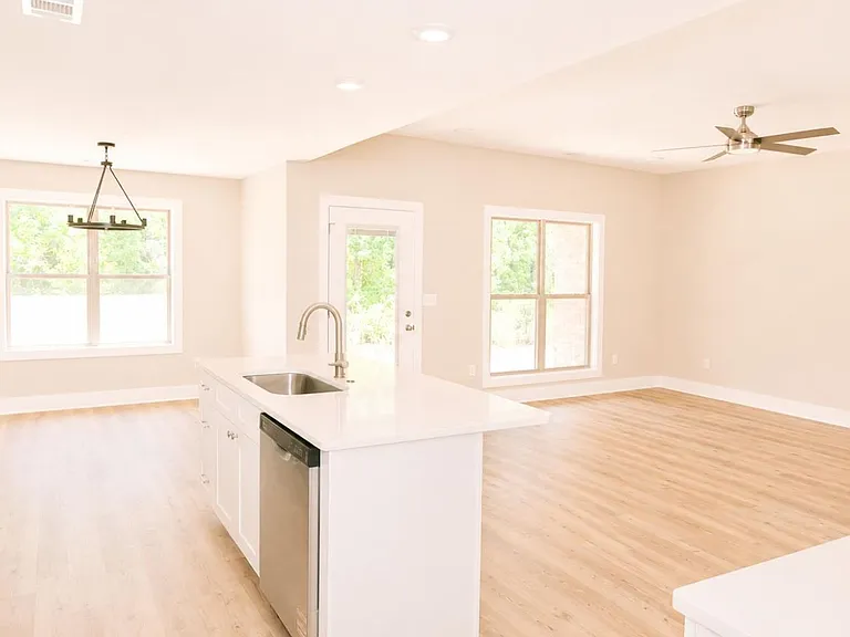 5402 Lotus St — Photo 12