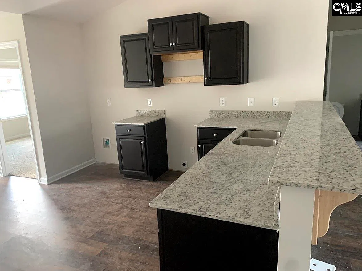 3 bed, 1300 sqft, $1,875 — Photo 4