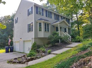 21 Vinton Rd, Sturbridge, MA 01566