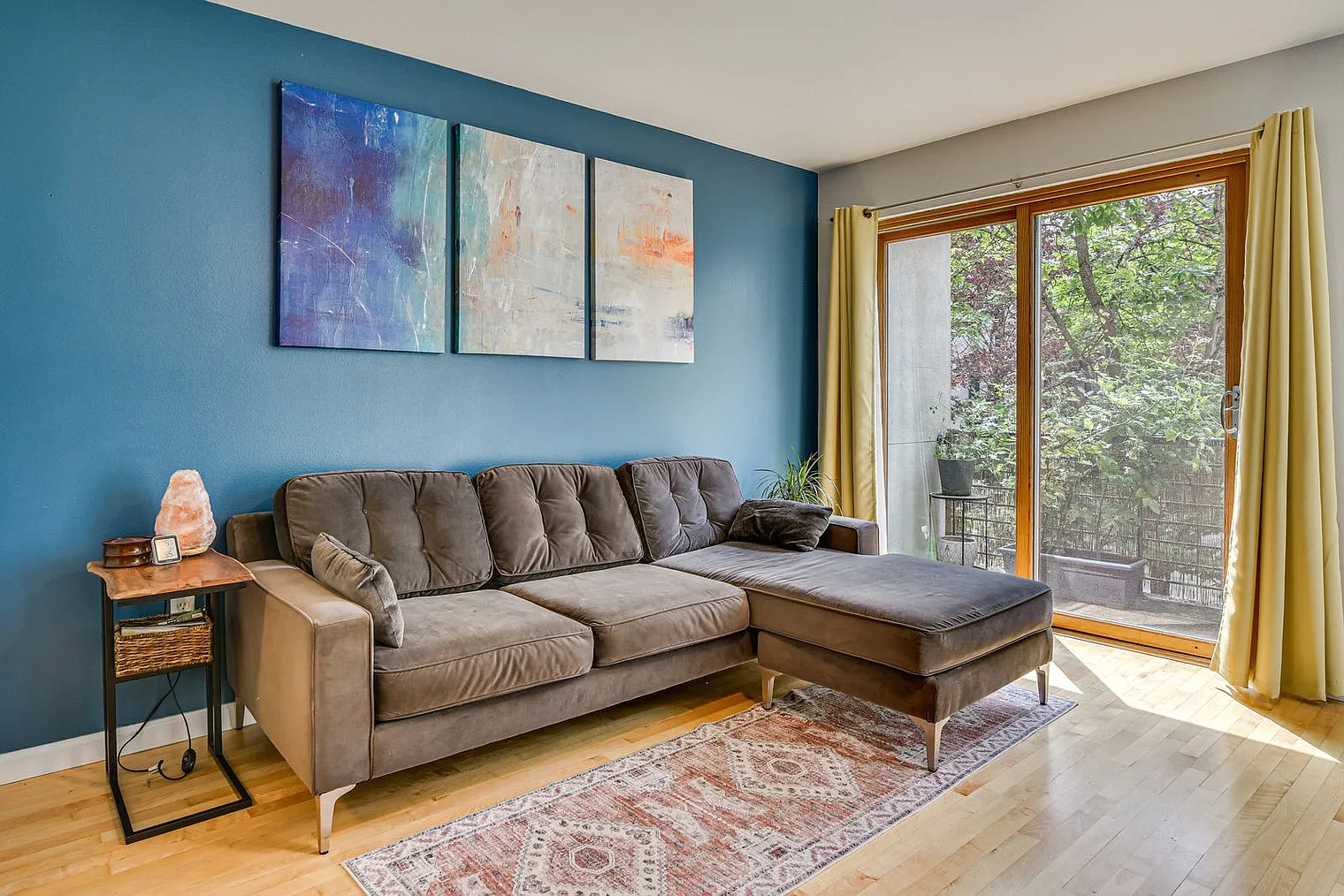 3 bed, 2.0 bath, 1194 sqft, $3,496 — Photo 2