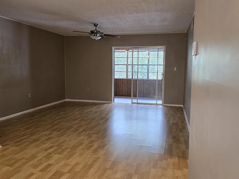 3135 Shady Dell Ln #212 — Photo 5