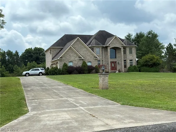 5168 Roxanne Ln, Brunswick, OH 44212