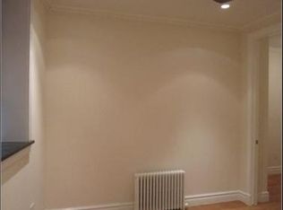208 1st Ave, New York, NY 10009