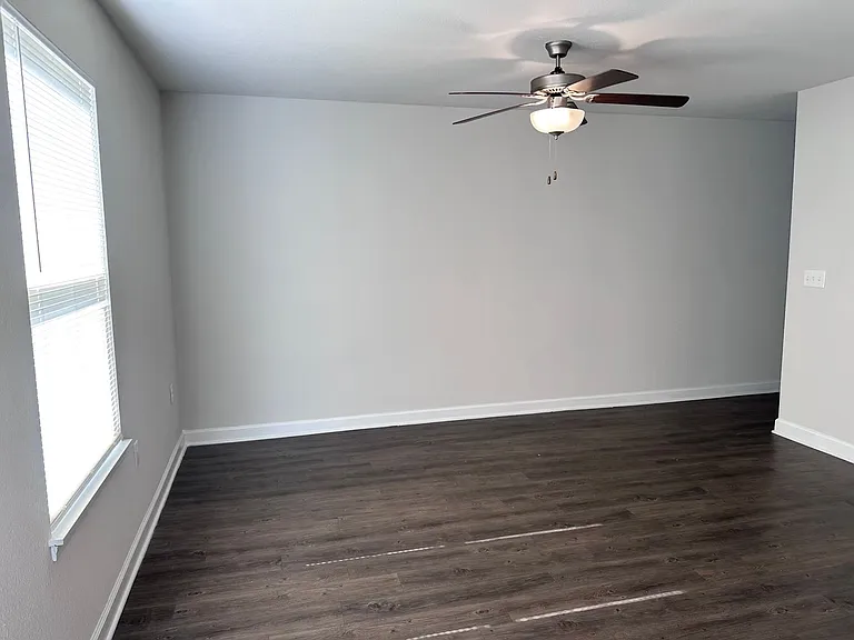 1406 NE Mary Ct — Photo 7