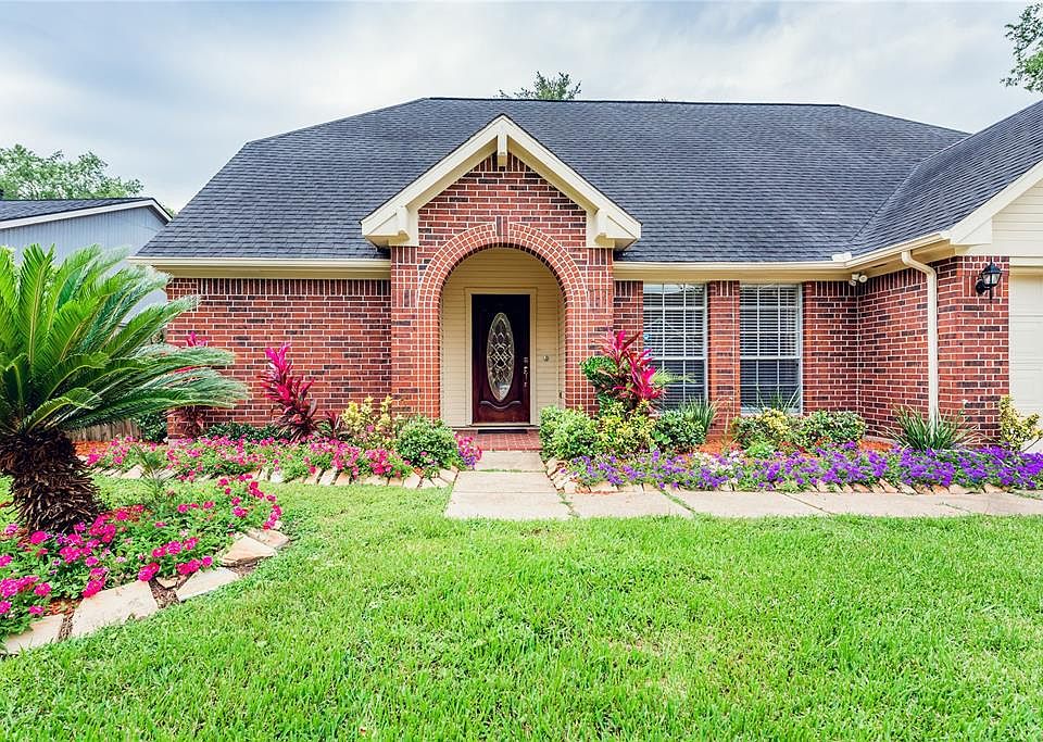 1st image of 4919 Clover Ln