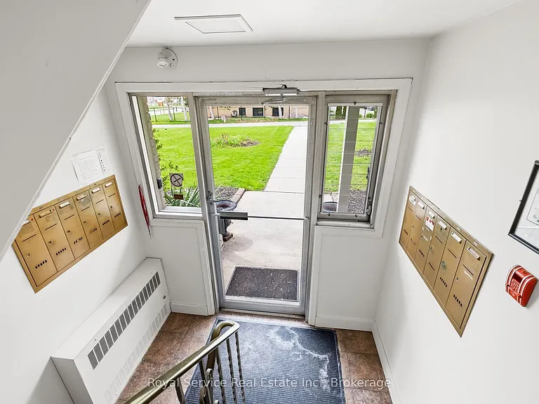 118 Perry St #19 — Photo 9