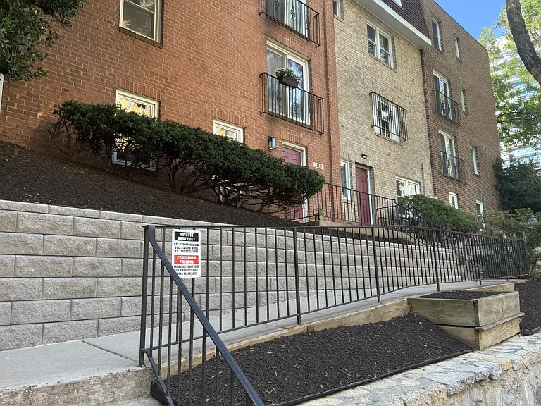 1527 N Colonial Ter #A — Photo 27