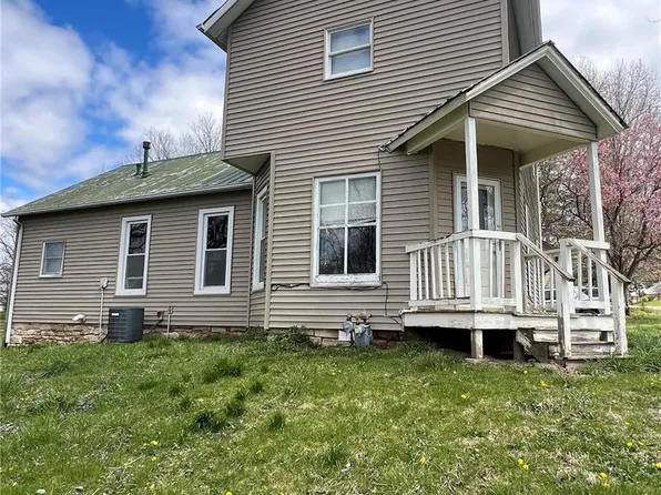 103 E Louden, Barry, IL 62312