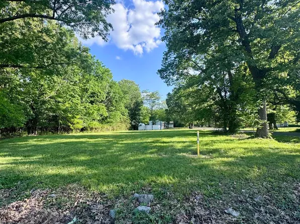 3100 Shelbourne St, Paducah, KY 42003