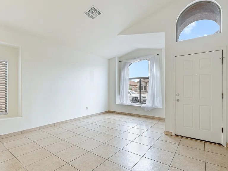 345 E Camino Del Abeto — Photo 9