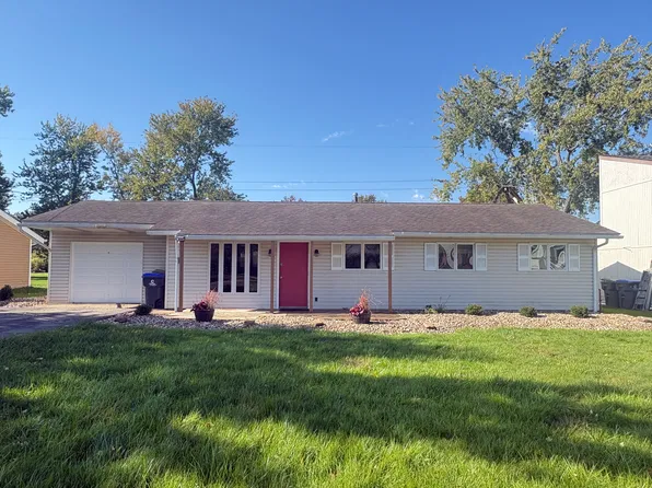 42 Robinhood Dr, Cranberry Township, PA 16066