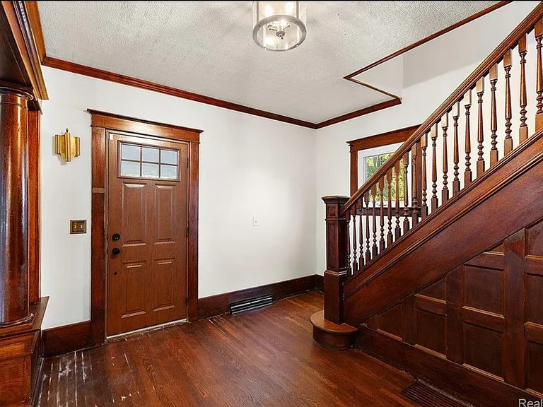 438 N Bailey St — Photo 5