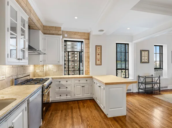 350 West 57th Street image 7 of 22