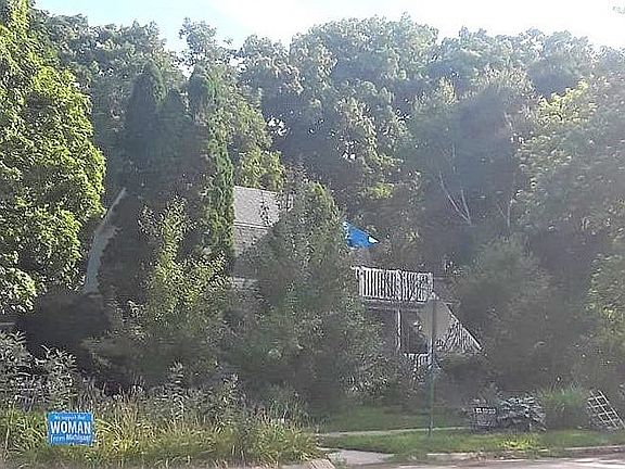 3rd image of 502 N River St