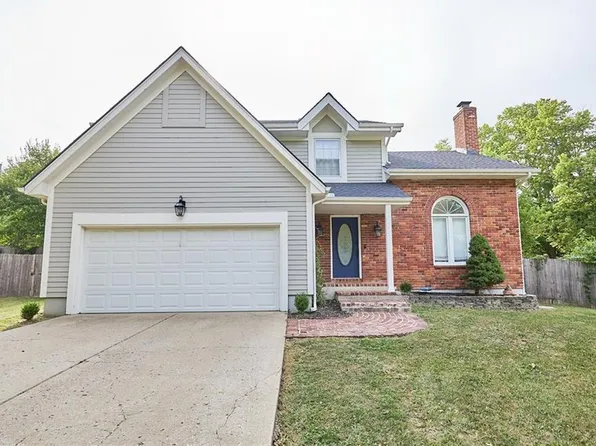 9015 Swarner Dr, Lenexa, KS 66219