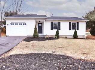 74 Magnolia Cir, Ravena, NY 12143