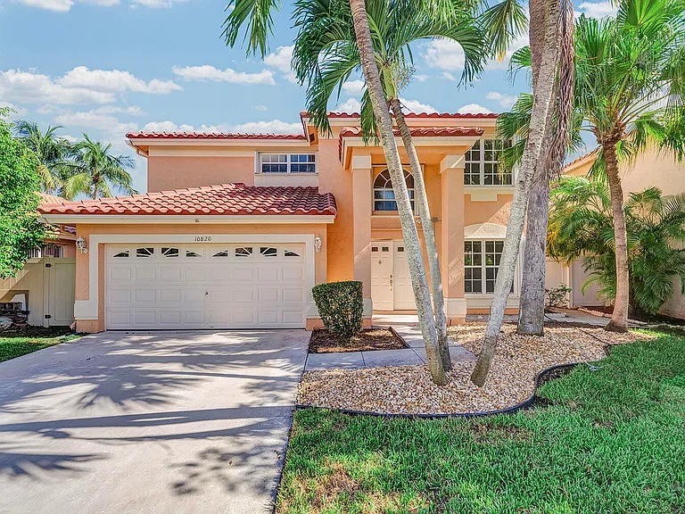 10820 Buttonwood Lake Dr — Photo 1