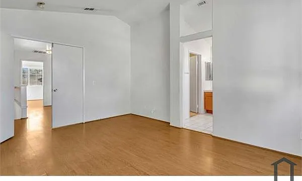 5313 Cisero Dr — Photo 4