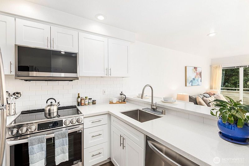5th image of 10237 SE 3rd Street #5