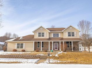 2801 Prairie Clover Pl, Onalaska, WI 54650