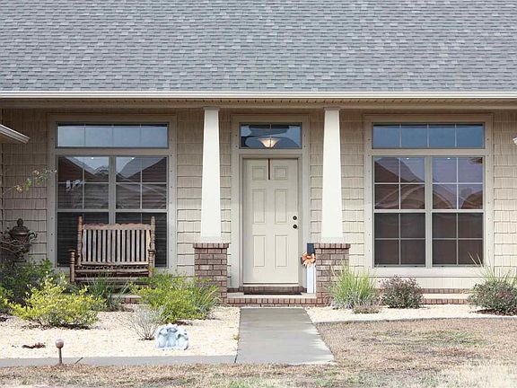 2nd image of 906 Aberdeen Dr