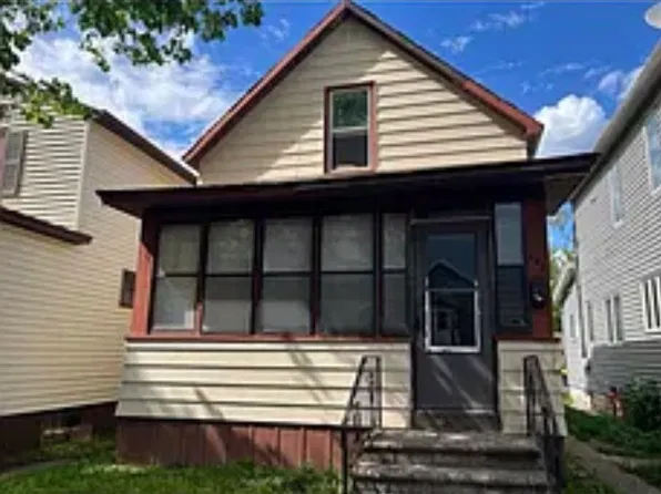 223 9th St S Unit A, Virginia, MN 55792
