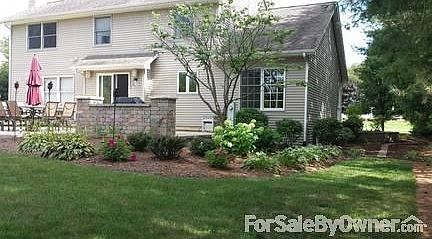 Back patio
						:
						Low maintenance landscaping, bbq area and space for hot tub!