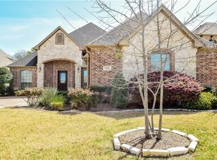 820 Merion Dr, Burleson, TX 76028