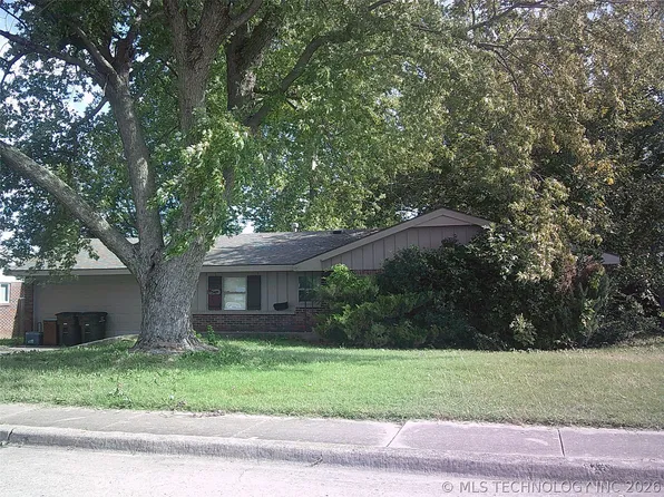124 S Fenway Pl, Bartlesville, OK 74006